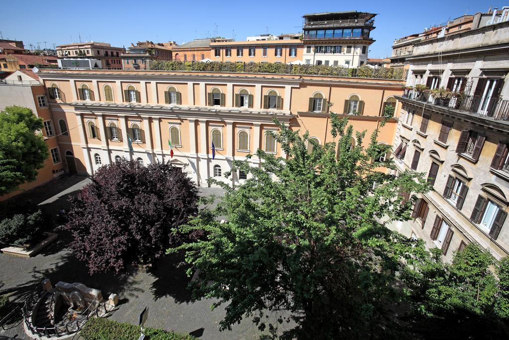 Trianon Borgo Pio Aparthotel โรม ภายนอก รูปภาพ